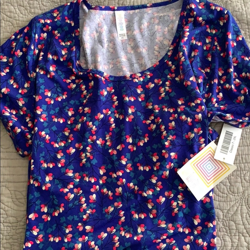 LuLaRoe 2XL Classic T
